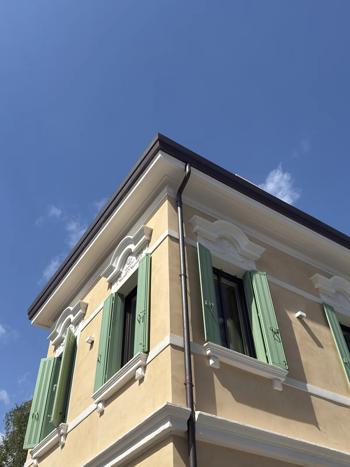 Realizzazione scuri a Treviso
